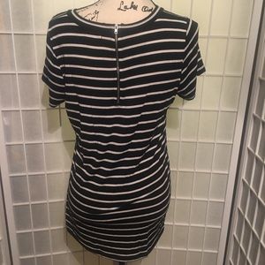 Charming Charlie Size M Zippered Back Top